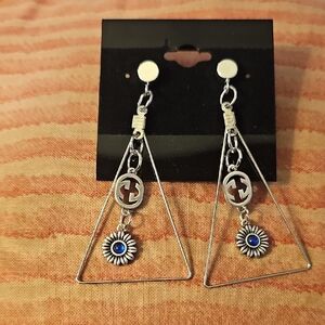 Gucci Silver-Tone Triangle Drop Earrings with Blue Daisy Accent